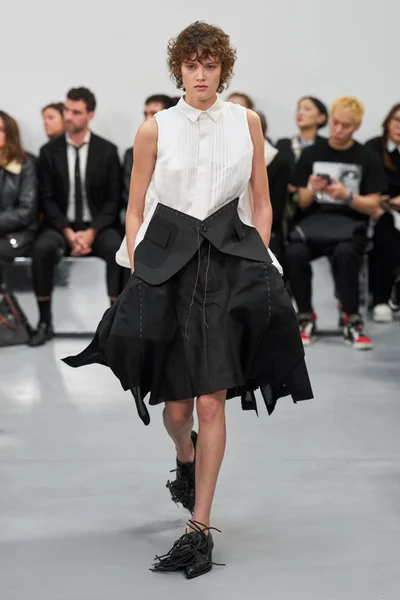 Look 4